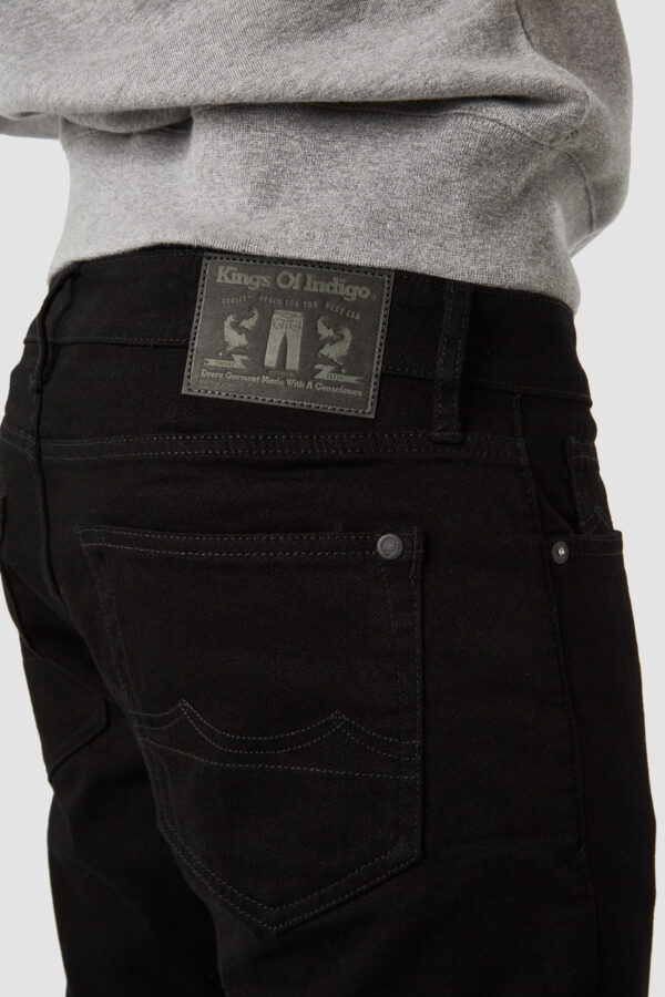 Kings of Indigo Ryan Stay Black Rinse 149. AK111151401 6118 D scaled