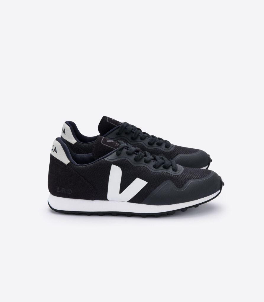 VEJA SDU RT Black Natural