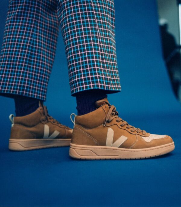veja aw21 4evue v15 camel desert