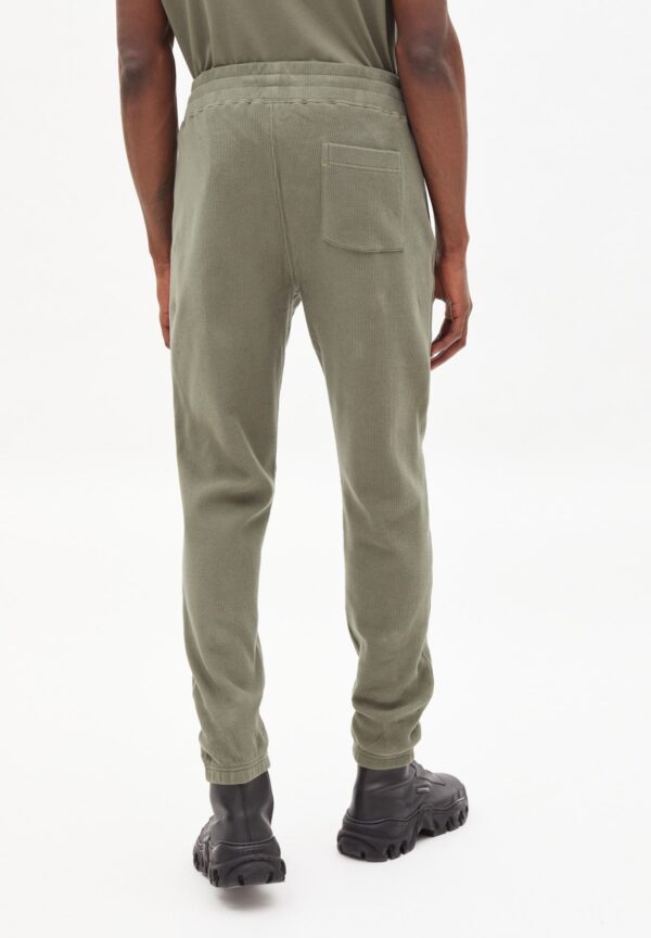 aadan cozy icy moss 02