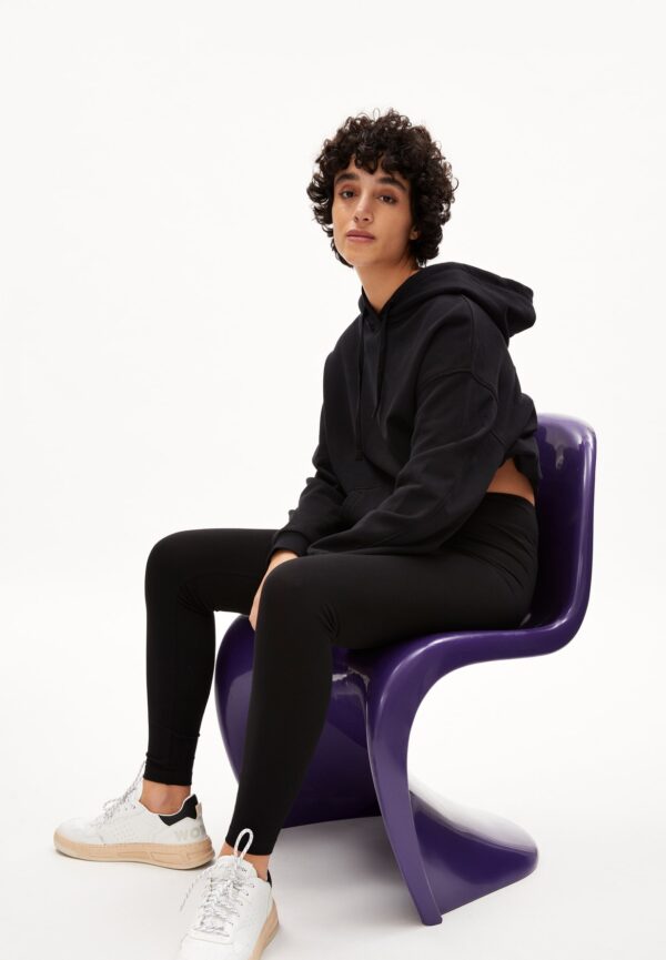 faribaa blac02 05