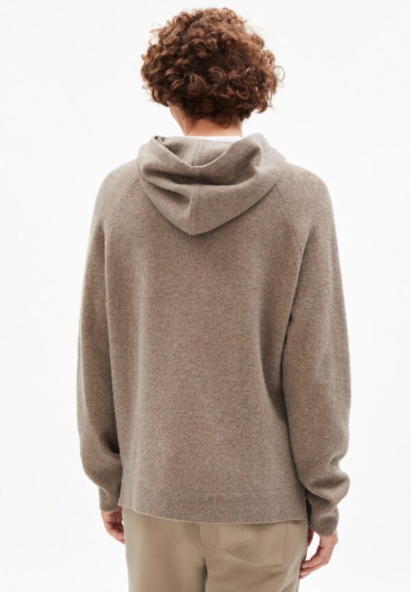 maalik recycled wool dark mud 02