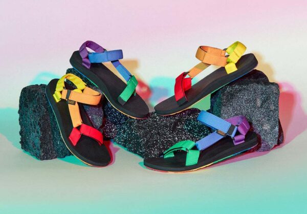 S22 06 1131411 W OriginalUniversalPride AltImages 1