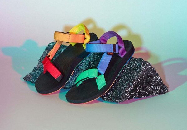 S22 06 1131411 W OriginalUniversalPride AltImages 3