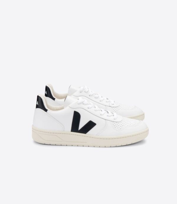 veja v10 extra white black