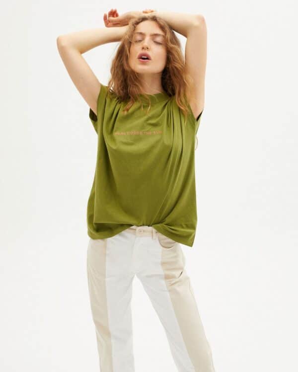 camiseta here comes the sun verde 1