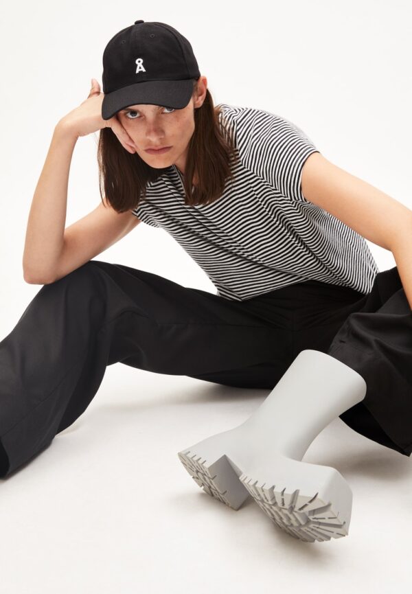 oneliaa lovely stripes black oatmilk 05