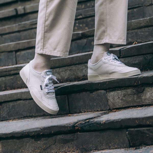 ekn ss22 daisy white details