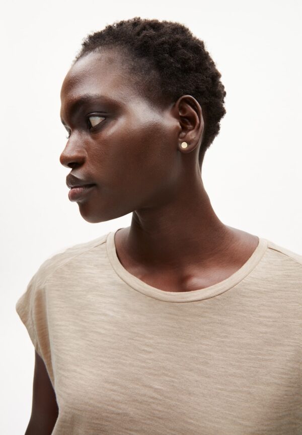 ofeliaa solid light desert 03