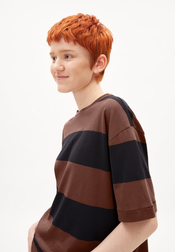 saikaa bold stripes deep brown black 01 03 2