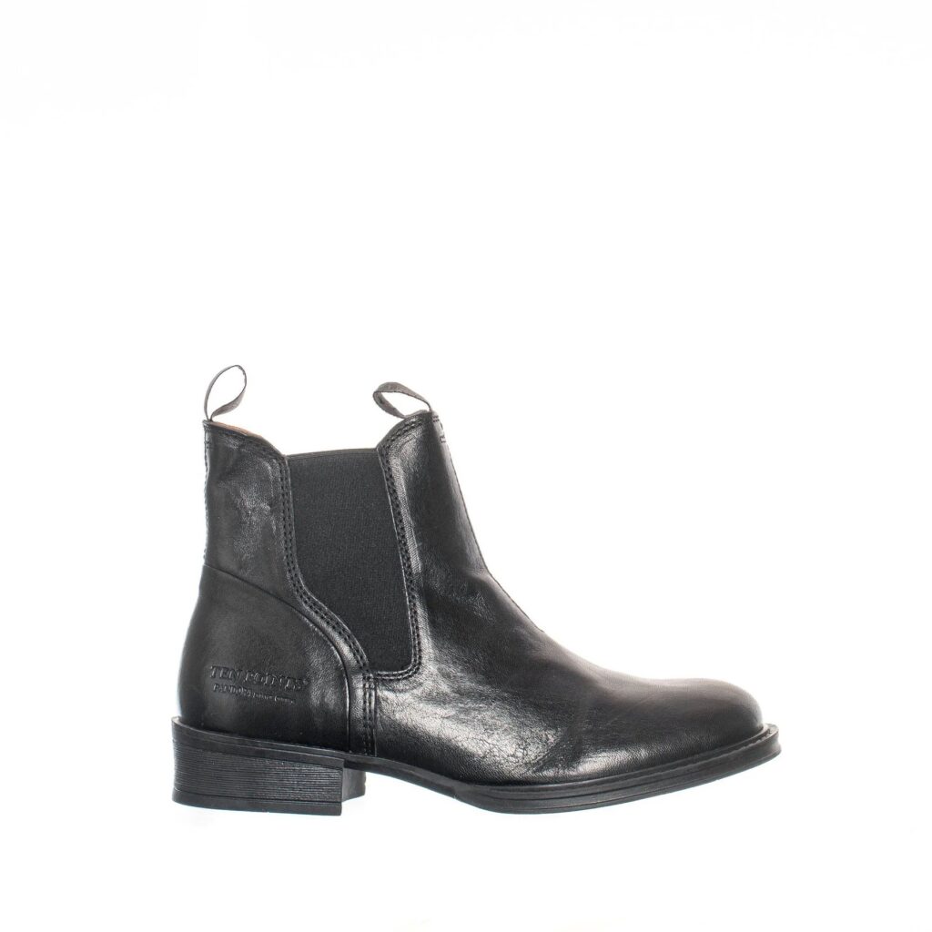 chelsea boots